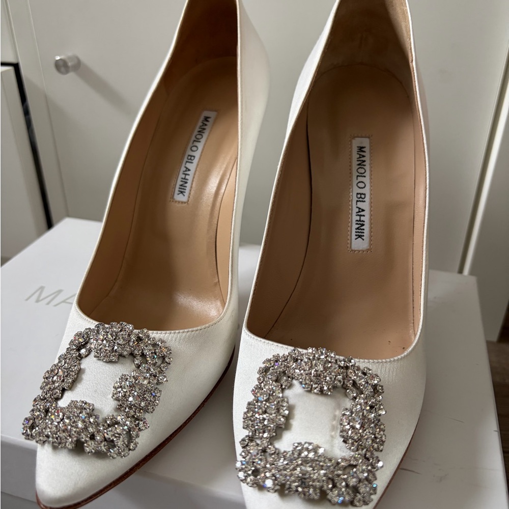 Manolo Blahnik - Picture 8 of 10